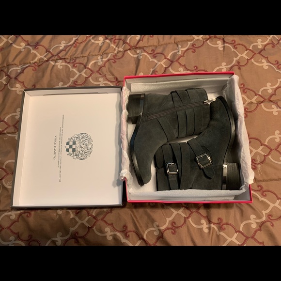 Vince Camuto boots - Picture 4 of 8